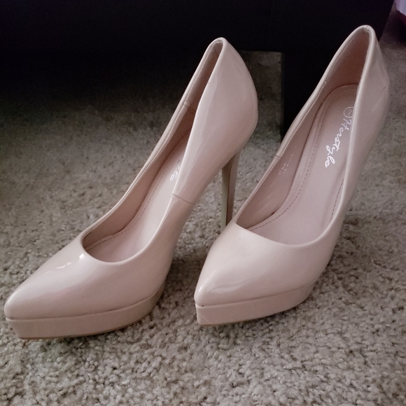 Heels - Picture 2 of 4